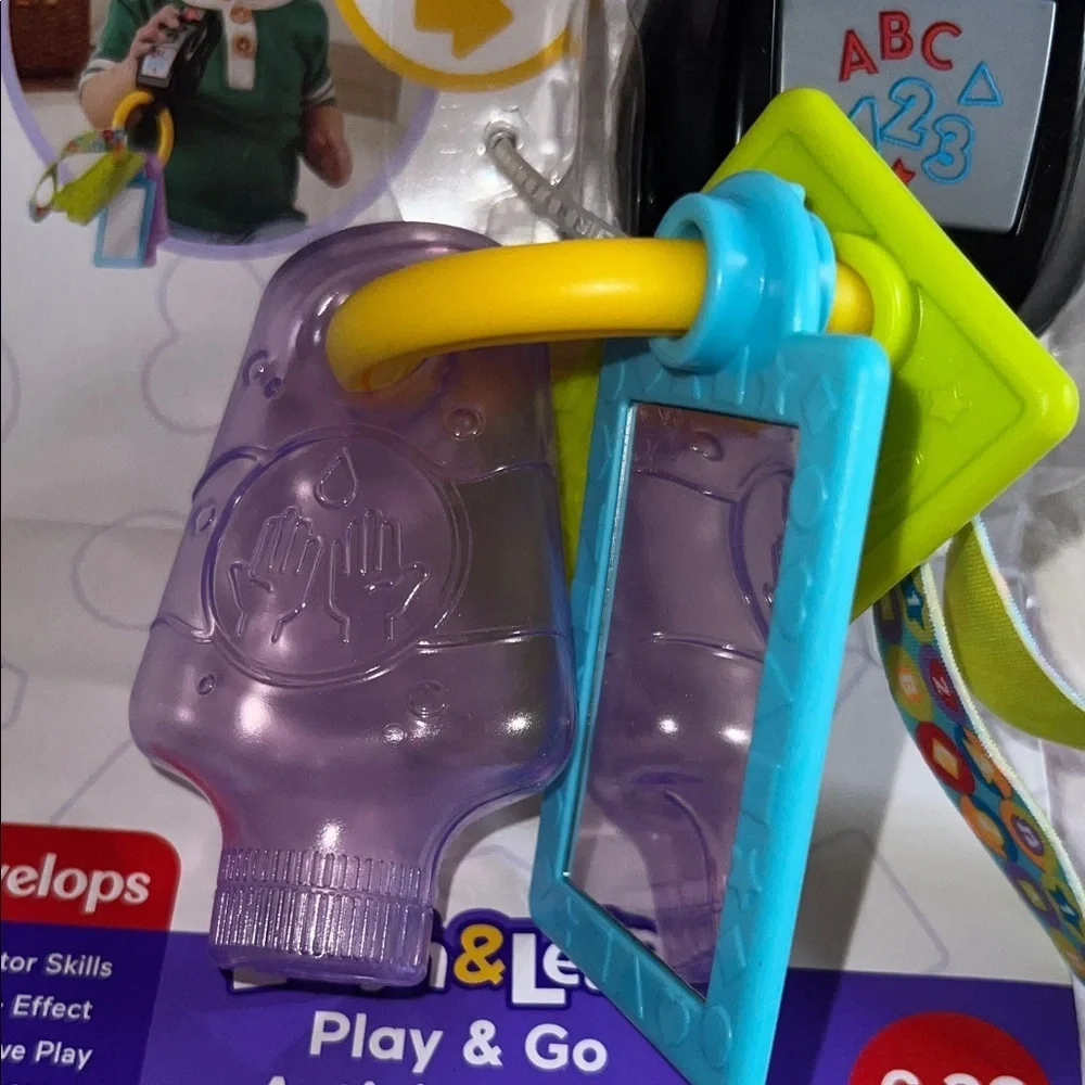 Fisher-Price Colorful Play & Go Keys